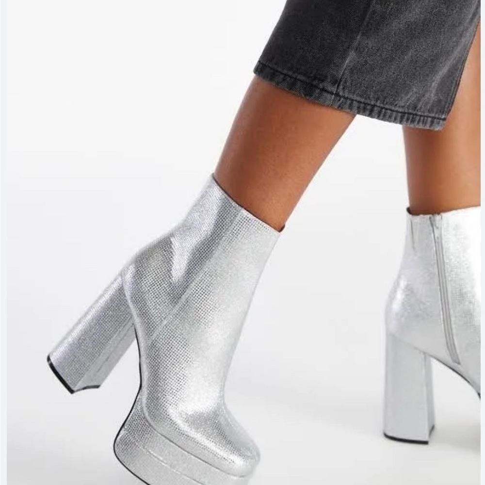 SHOE DAZZLE Silver Platform Ankle Chunky Heel Boots Rhinestone Shoes Size 6.5 - Picture 1 of 12